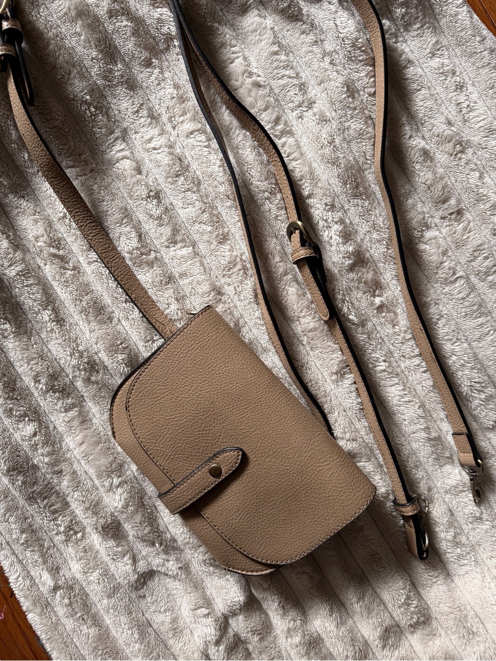 Classic Taupe Crossbody Bag - Women's Small Leather Purse